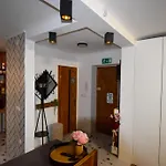 Apartma Karakter S Pogledom Na Park Appartement *