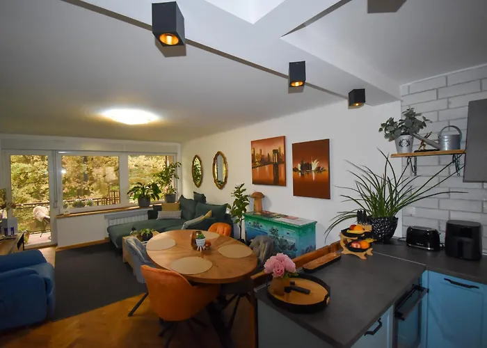 Apartment Apartma Karakter S Pogledom Na Park *