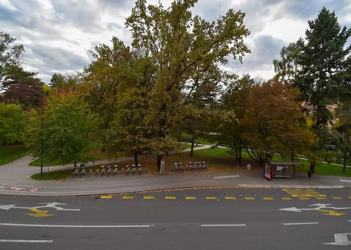 Apartma Karakter S Pogledom Na Park Apartment *